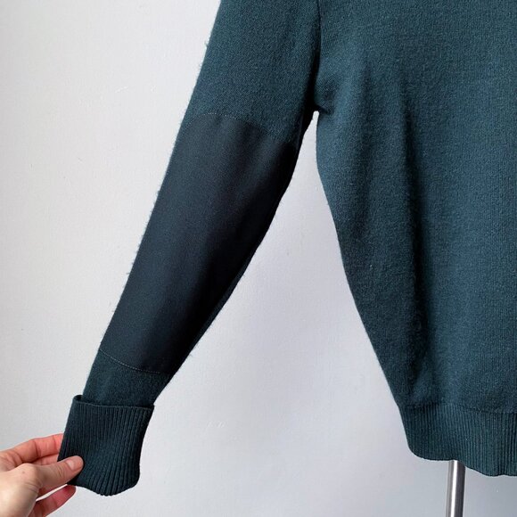 ❄️ Vintage Dark Green Wool Military V-Neck Sweater - Picture 2 of 5